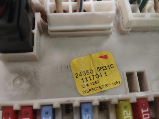 243505M310 Caja de fusibles  en stock Granada