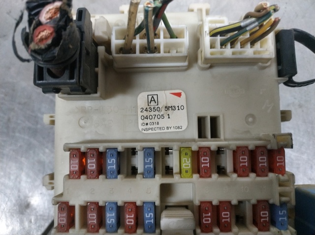 Caja de relés y fusibles Nissan Almera II (2000-2006)