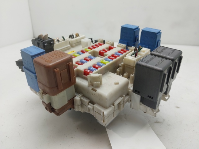 24350AV700 Caja de fusibles trasera interior comprar Girona