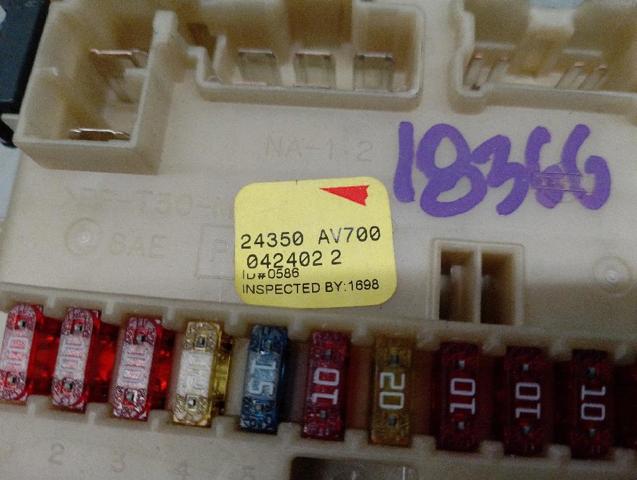 24350AV700 NISSAN Caja de fusibles trasera interior  comprar en Lleida