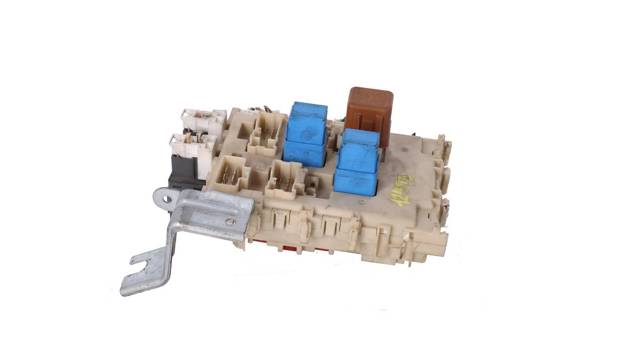 24350AV700 Caja de fusibles trasera interior  en stock Sabadell