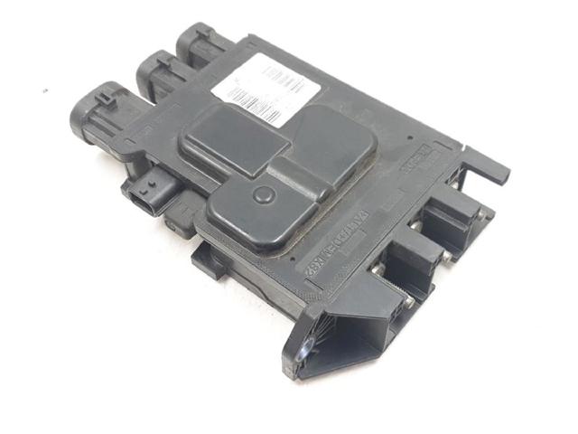 243800010R RENAULT Caja de fusibles  en stock Gandía