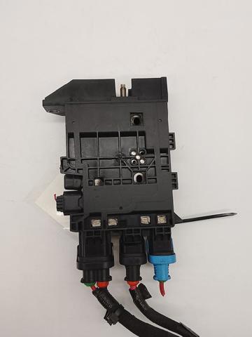 243800010R RENAULT Caja de fusibles  en stock Huelva