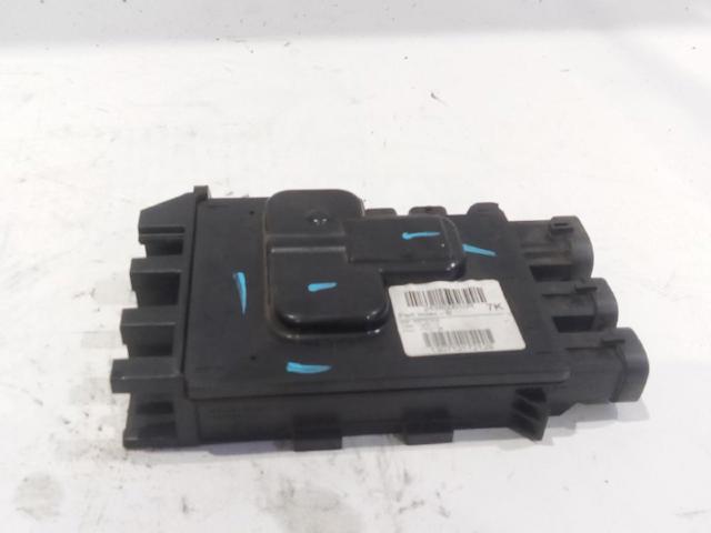 RENAULT 243800010R Caja de fusibles comprar Pamplona