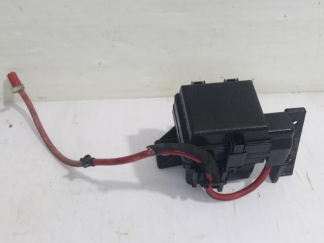 243880001R Carcasa de la caja de fusibles  en stock Sabadell