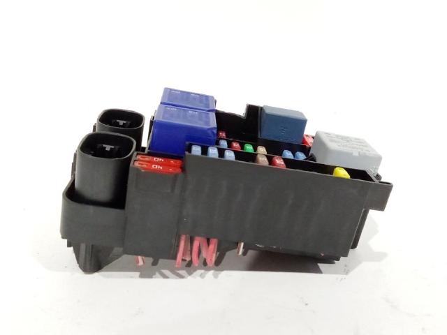 243880001R RENAULT Carcasa de la caja de fusibles  en stock Córdoba