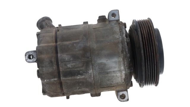 Condensador aire acondicionado 24411249 GM