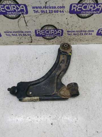 Brazo inferior derecho de la suspensión delantera 24428978 OPEL
