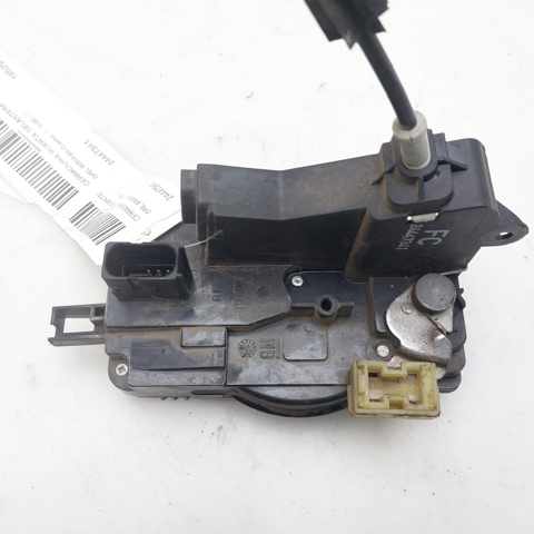 24447341 Cerradura de puerta delantera derecha  en stock Castellón