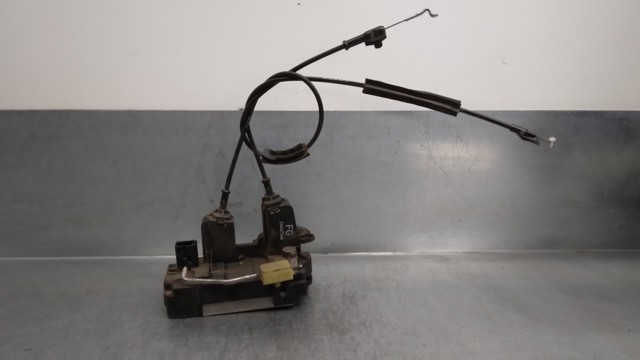 24447346 OPEL Cerradura de la puerta trasera derecha  en stock Córdoba