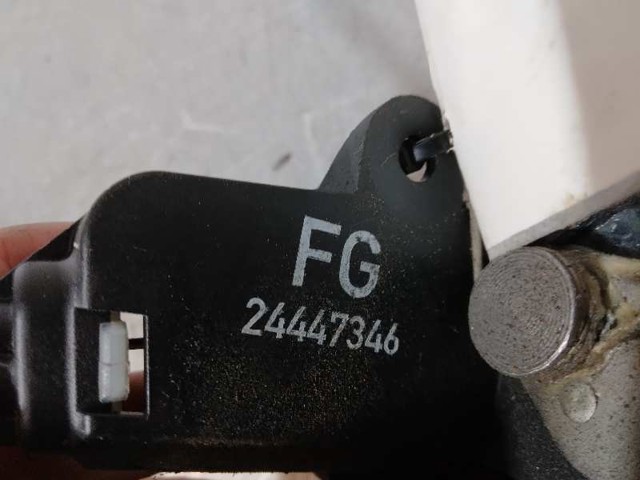 OPEL 24447346 Cerradura de la puerta trasera derecha comprar Barcelona