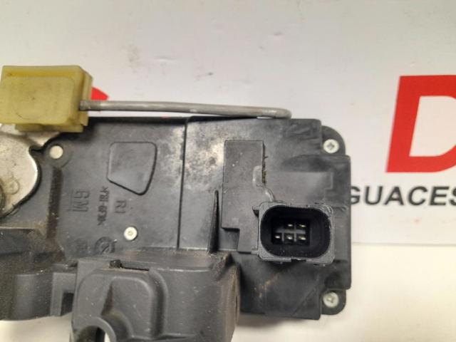 24447346 OPEL Cerradura de la puerta trasera derecha  disponible Ourense