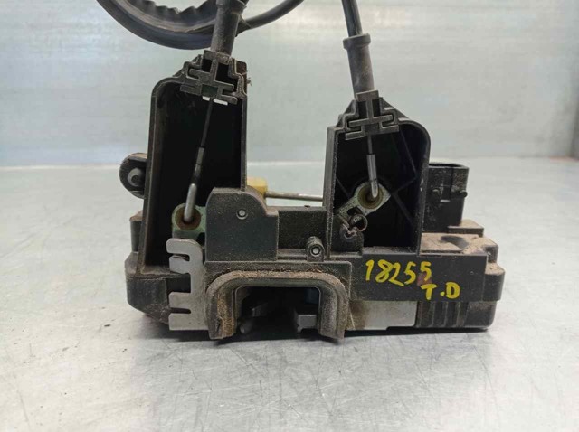 OPEL 24447346 Cerradura de la puerta trasera derecha  en stock Terrassa
