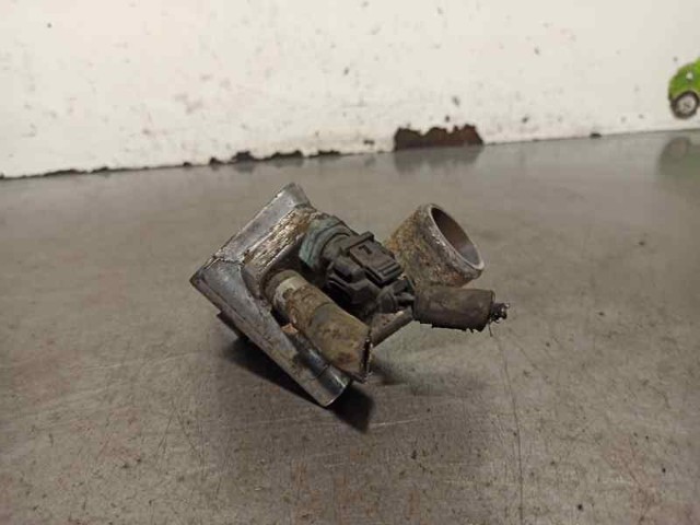 Caja del termostato Opel Astra F69