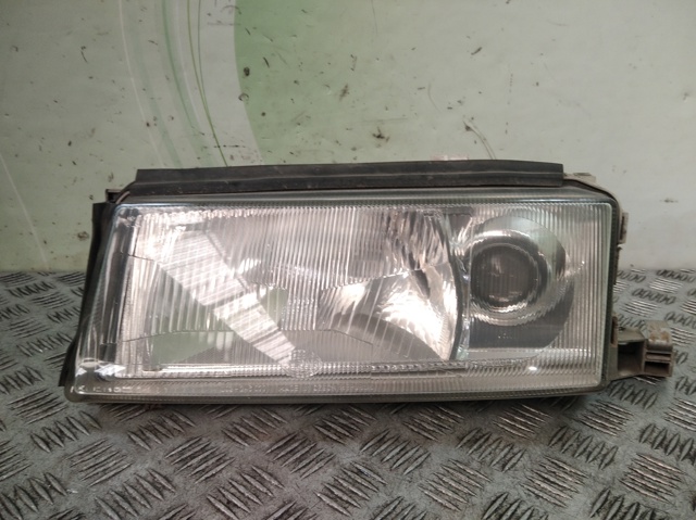 24608500 VAG Faro izquierdo  en stock Córdoba