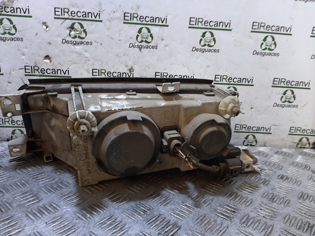 24608600 VAG Faro derecho  comprar en Oviedo