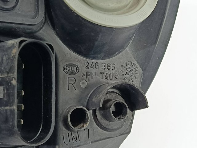 VAG 246366 Faro derecho  en stock Valencia