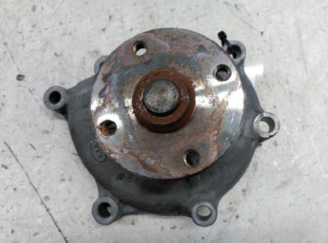 Bombeadora de agua 251004X300 HYUNDAI