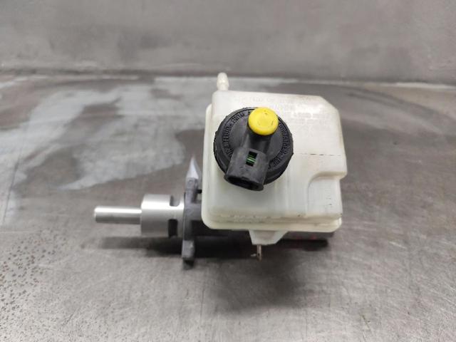 RENAULT 25175879 Cilindro maestro de frenos comprar Pamplona