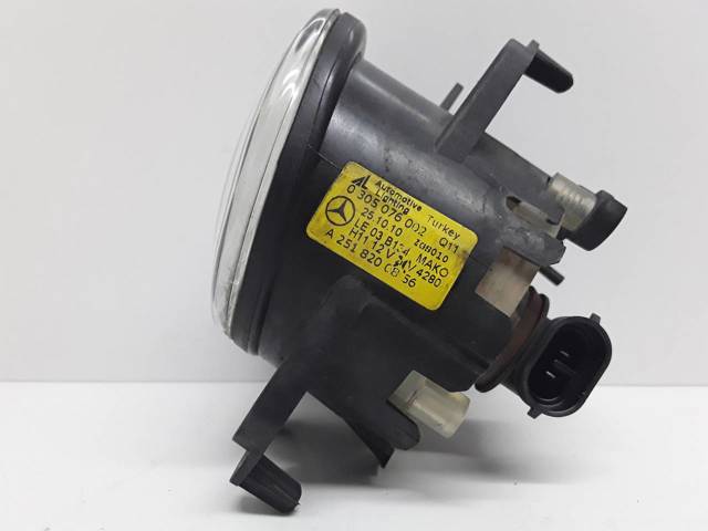 2518200856 MERCEDES Faro antiniebla derecho  en stock Huelva