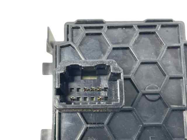 251900567R Botón del regulador de altura de faros  disponible Málaga