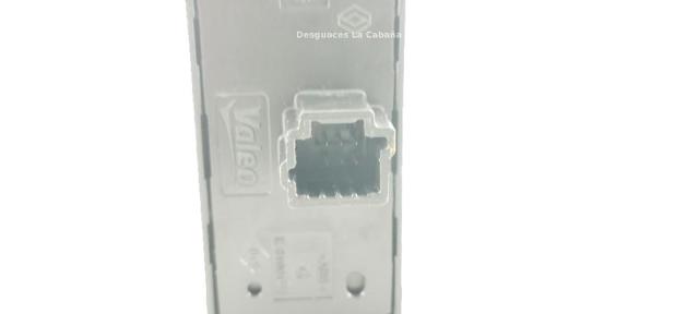 252100001R RENAULT Botón de emergencia  disponible Vigo