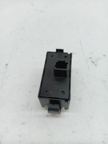 252100502R RENAULT Boton de luz de emergencía  en stock Huelva