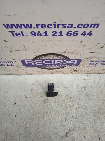 252103678R RENAULT Botón de bloqueo de puertas  en stock Córdoba