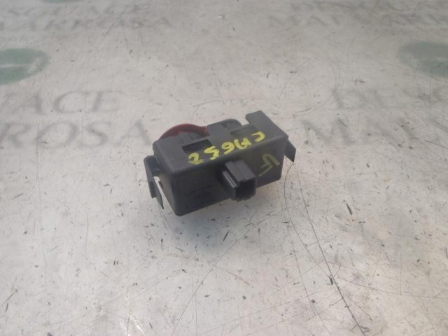 RENAULT 252103766R Boton de luz de emergencía  en stock Terrassa
