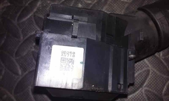 25260AV710 NISSAN Conmutador derecho de la columna de dirección  en stock Córdoba