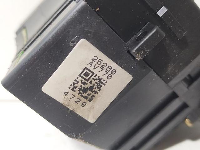 25260AV770 NISSAN Conmutador derecho de la columna de dirección  en stock Huelva
