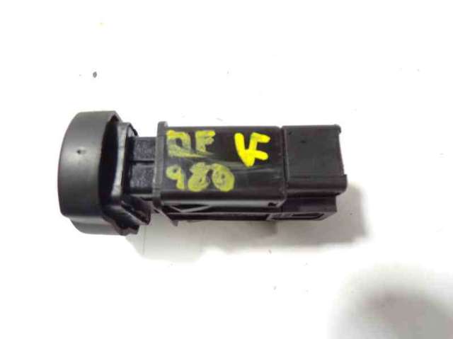 252905315R RENAULT Boton warning  en stock Córdoba