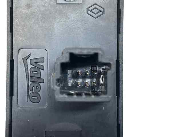 252905668R RENAULT Boton de luz de emergencía comprar Bilbao