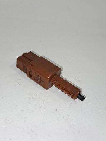253003RA0A Interruptor de luz de freno  disponible Málaga