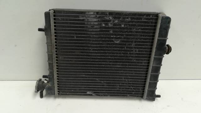 HYUNDAI 2531025050 Radiador  en stock Terrassa