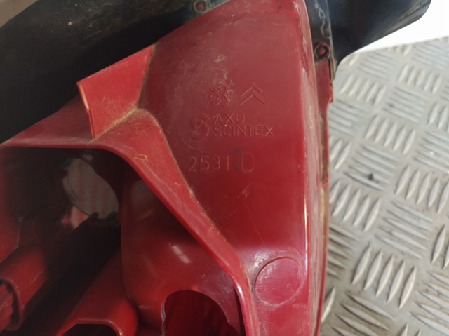 2531D PEUGEOT Piloto trasero derecho  en stock Huelva