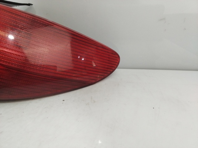 2531D PEUGEOT Piloto trasero derecho  comprar en Jaén
