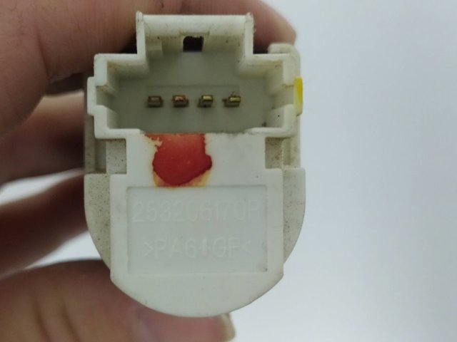 253206170R RENAULT Interruptor de luz de freno  en stock Córdoba