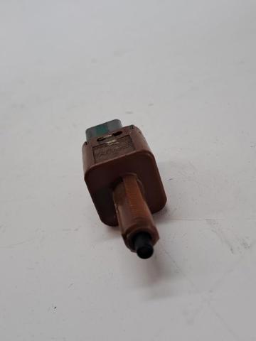 25320JN00A NISSAN Interruptor de luz de freno  en stock Córdoba