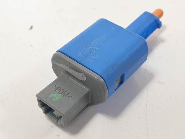 253250005R RENAULT Interruptor de embrague  en stock Gandía