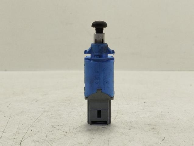 253250006R RENAULT Interruptor de embrague  en stock Gandía