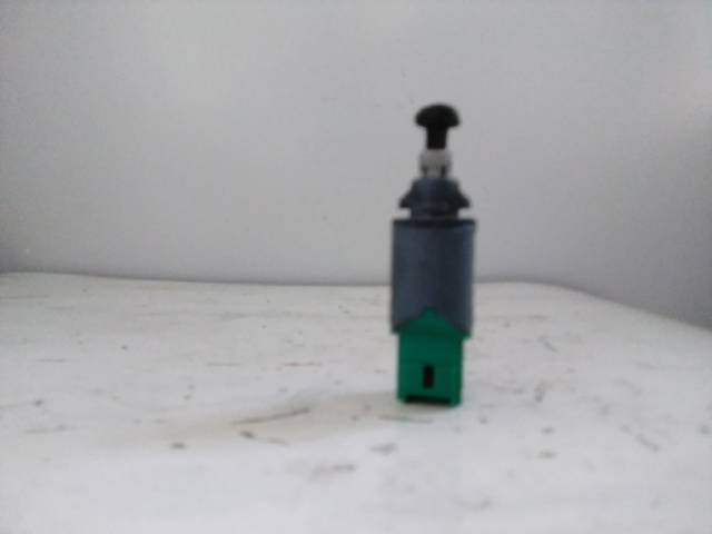 253250007R RENAULT Interruptor de embrague  en stock Córdoba