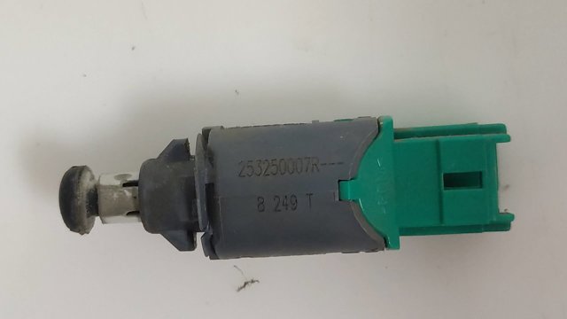 253250007R Interruptor de embrague  disponible Utrera