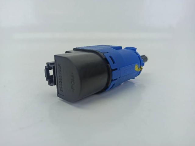 253256730R RENAULT Interruptor de embrague  disponible Alicante