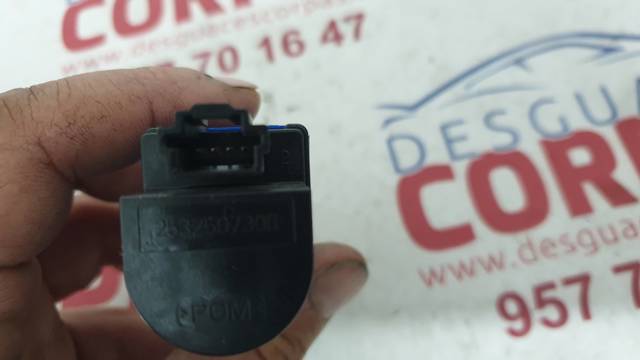 RENAULT 253256730R Interruptor de embrague  en stock Salamanca