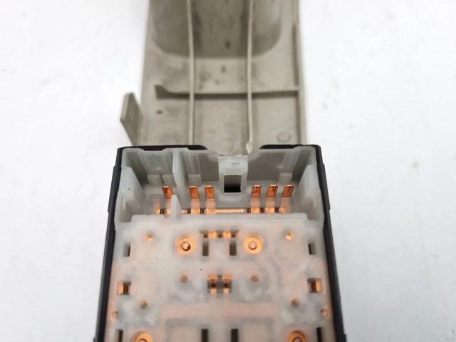 25401AX600 NISSAN Unidad de control de elevalunas delantera izquierda  disponible Ourense
