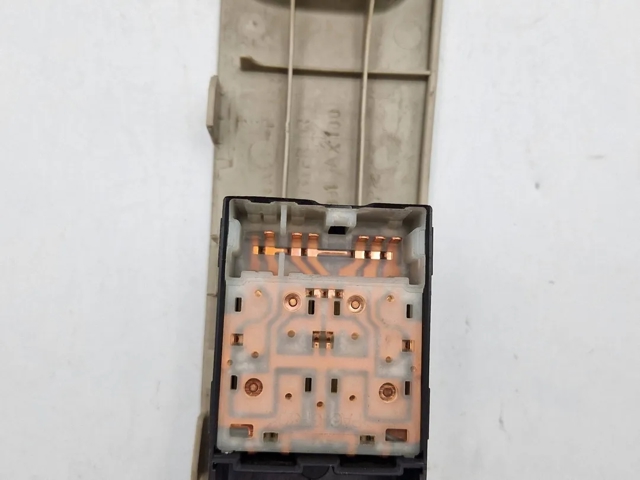 25401AX600 NISSAN Unidad de control de elevalunas delantera izquierda  disponible Ourense