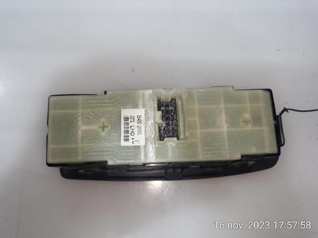 25401JY00C RENAULT Interruptor de elevalunas delantera izquierda  en stock Córdoba