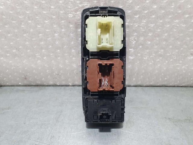 254111342R Interruptor de elevalunas delantera izquierda comprar Girona
