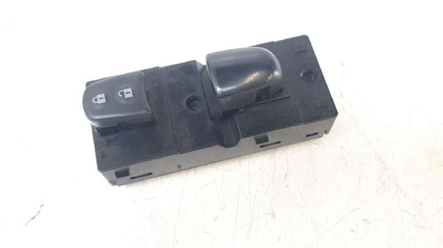 254111KA5A NISSAN Botón de elevalunas delantero derecho  en stock Gandía